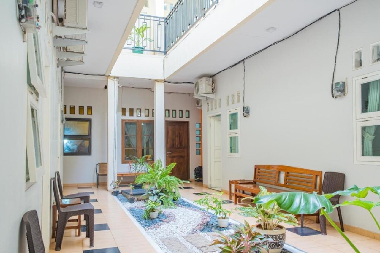 Reddoorz Syariah Near Grand Kota Bintang Hotel Bekasi Exterior photo
